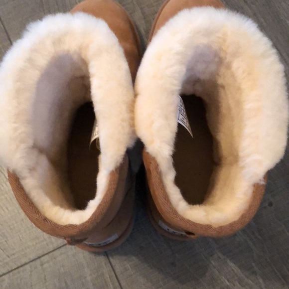 Like new fur baby swank Uggs ❤️❤️ - Picture 4 of 7